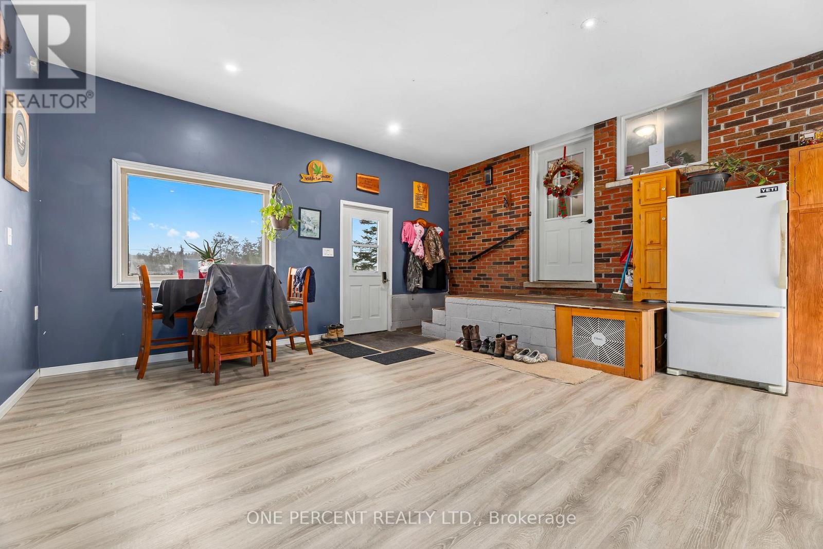 6077 Hwy 35, Kawartha Lakes, Ontario  K0M 1N0 - Photo 27 - X12642316