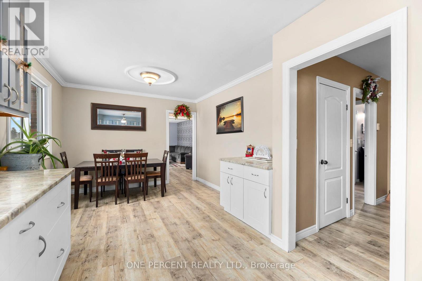 6077 Hwy 35, Kawartha Lakes, Ontario  K0M 1N0 - Photo 3 - X12642316