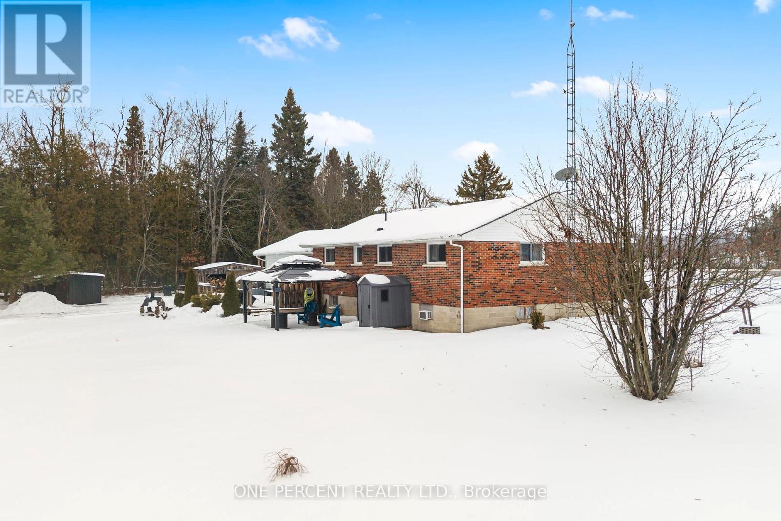 6077 Hwy 35, Kawartha Lakes, Ontario  K0M 1N0 - Photo 30 - X12642316