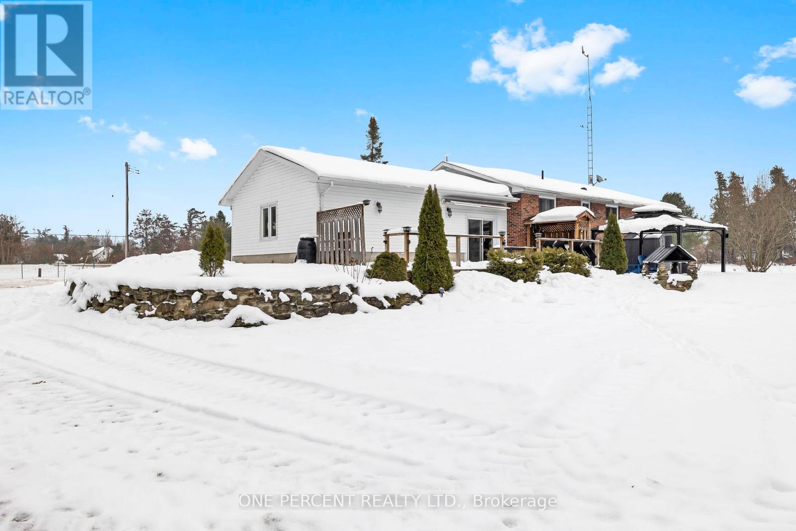 6077 Hwy 35, Kawartha Lakes, Ontario  K0M 1N0 - Photo 32 - X12642316