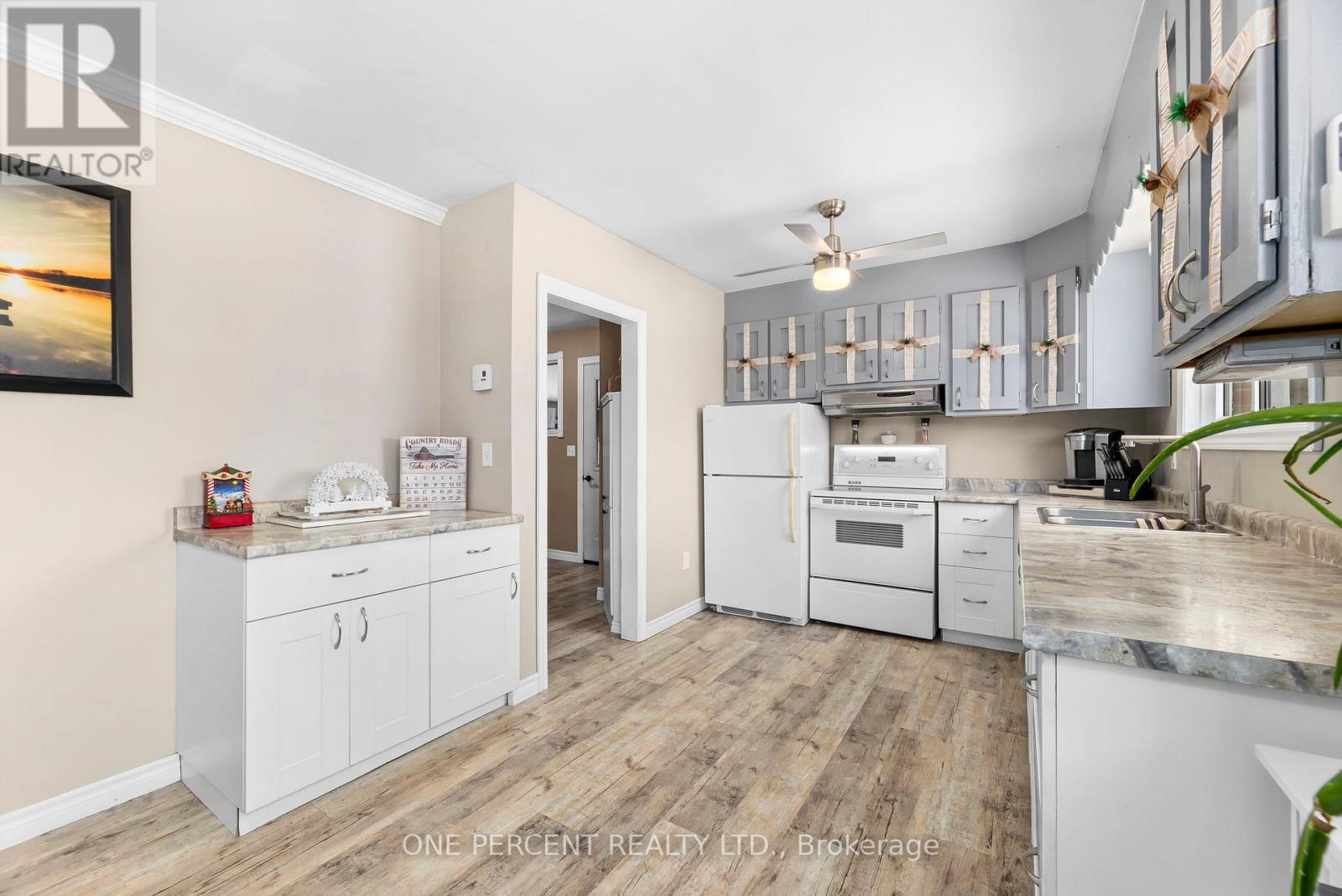 6077 Hwy 35, Kawartha Lakes, Ontario  K0M 1N0 - Photo 5 - X12642316