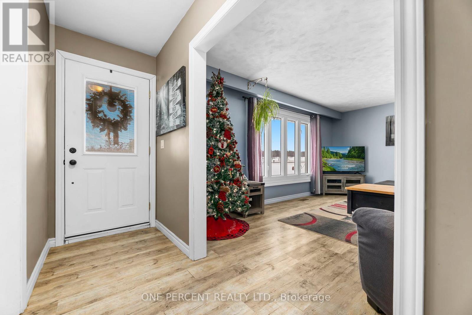 6077 Hwy 35, Kawartha Lakes, Ontario  K0M 1N0 - Photo 7 - X12642316