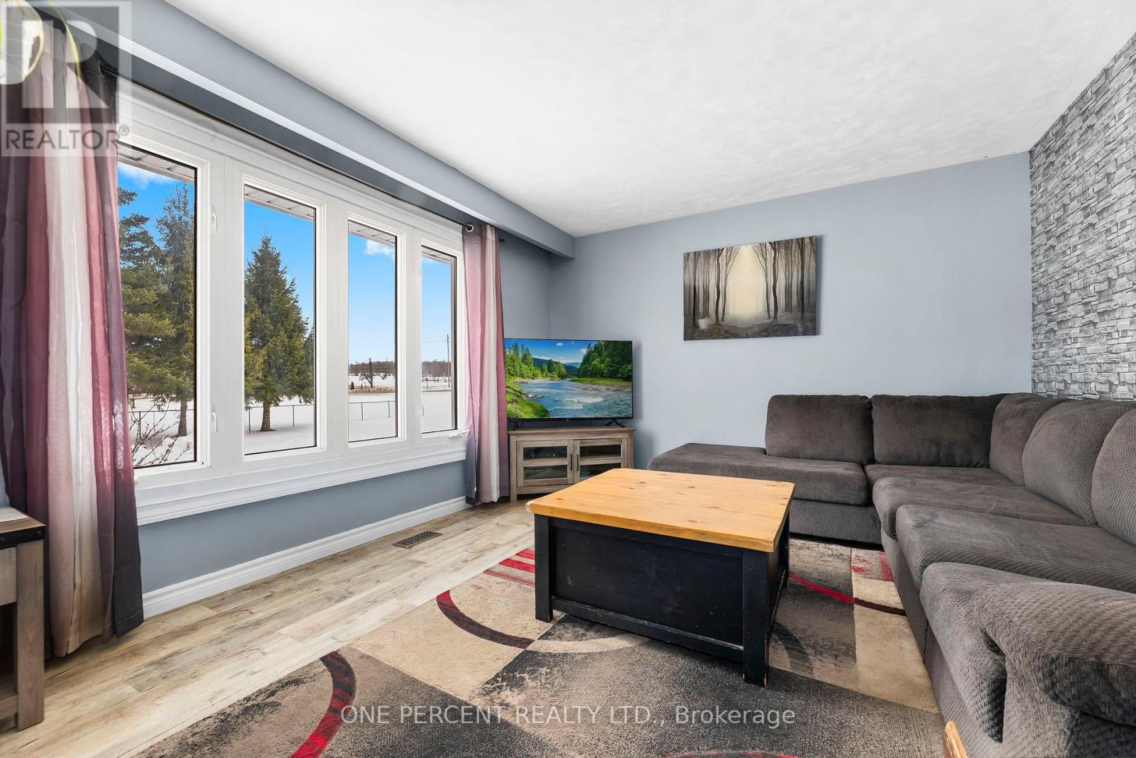 6077 Hwy 35, Kawartha Lakes, Ontario  K0M 1N0 - Photo 8 - X12642316