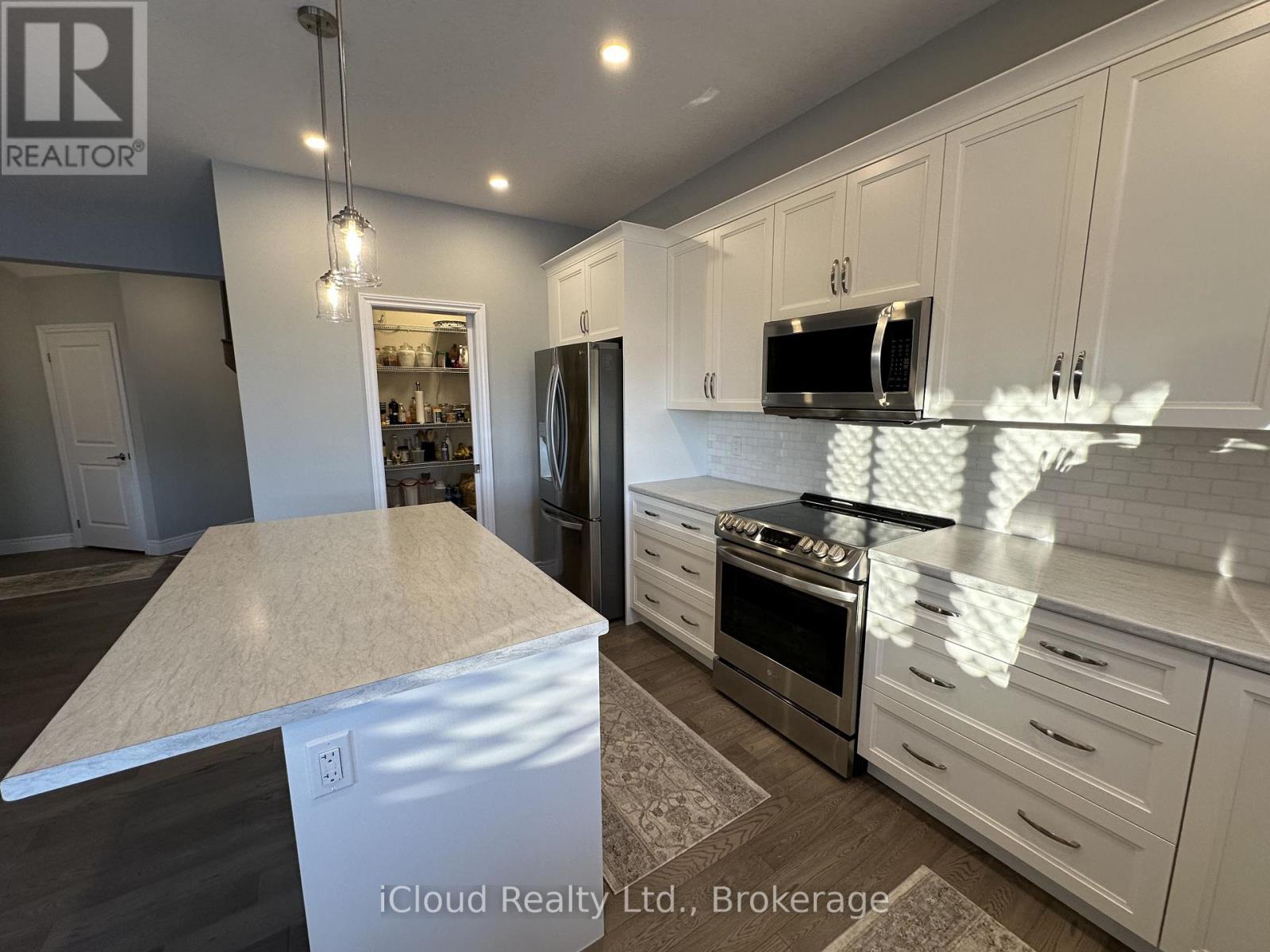 106 Queensgate Crescent, Woolwich, Ontario  N0B 1M0 - Photo 14 - X12642326