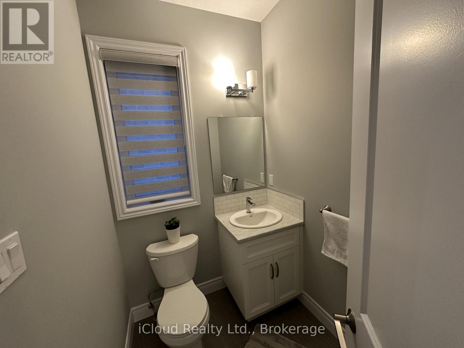 106 Queensgate Crescent, Woolwich, Ontario  N0B 1M0 - Photo 7 - X12642326