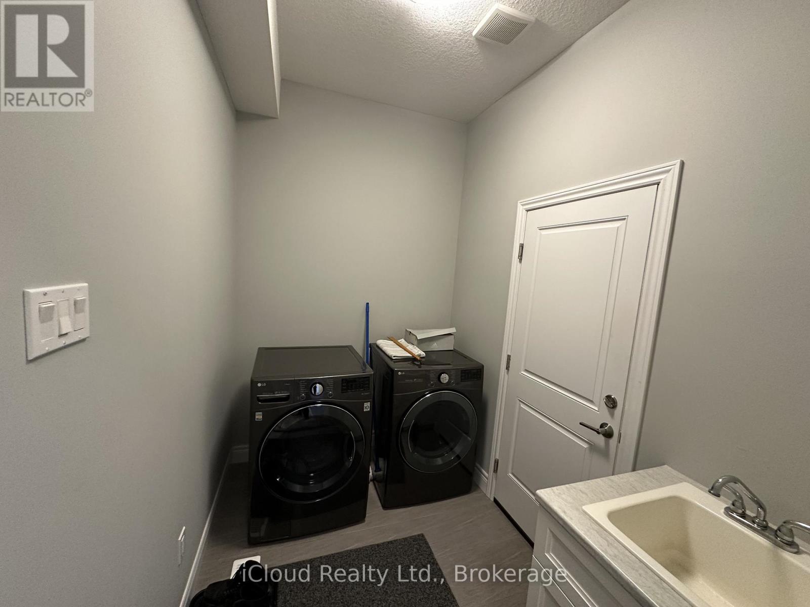 106 Queensgate Crescent, Woolwich, Ontario  N0B 1M0 - Photo 8 - X12642326