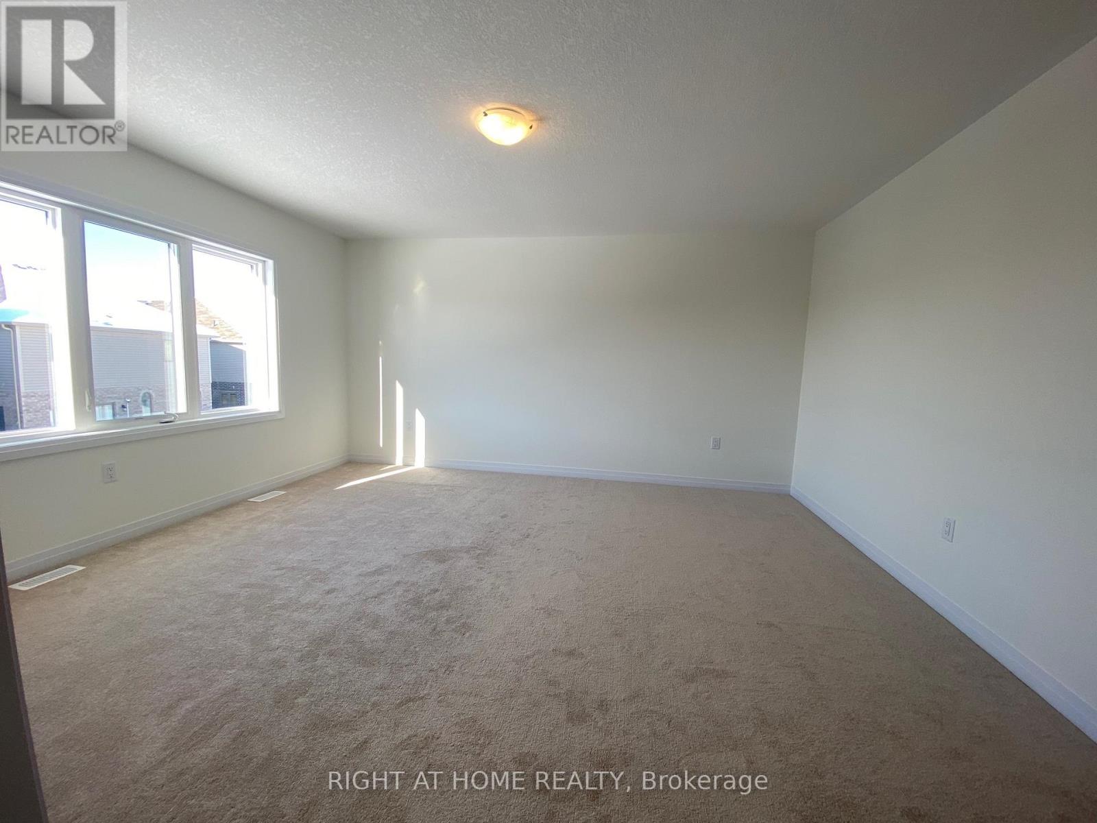 74 Witteveen Drive, Brantford, Ontario  N3T 0S3 - Photo 12 - X12642336