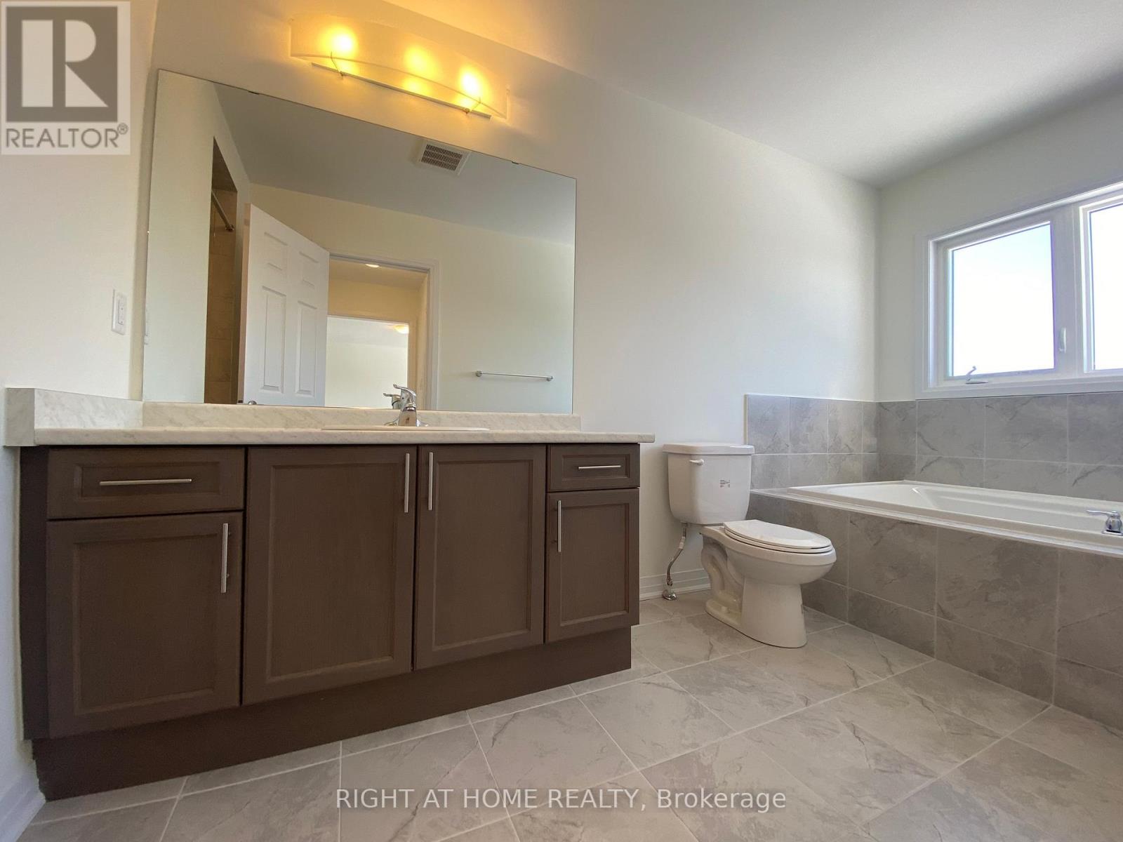 74 Witteveen Drive, Brantford, Ontario  N3T 0S3 - Photo 13 - X12642336