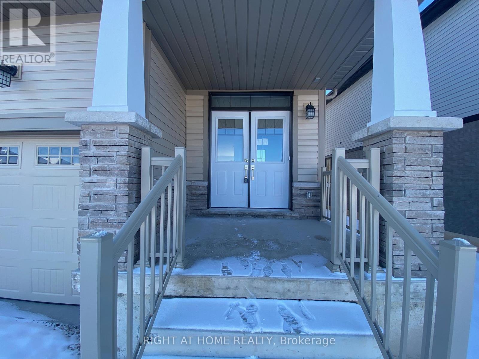 74 Witteveen Drive, Brantford, Ontario  N3T 0S3 - Photo 2 - X12642336