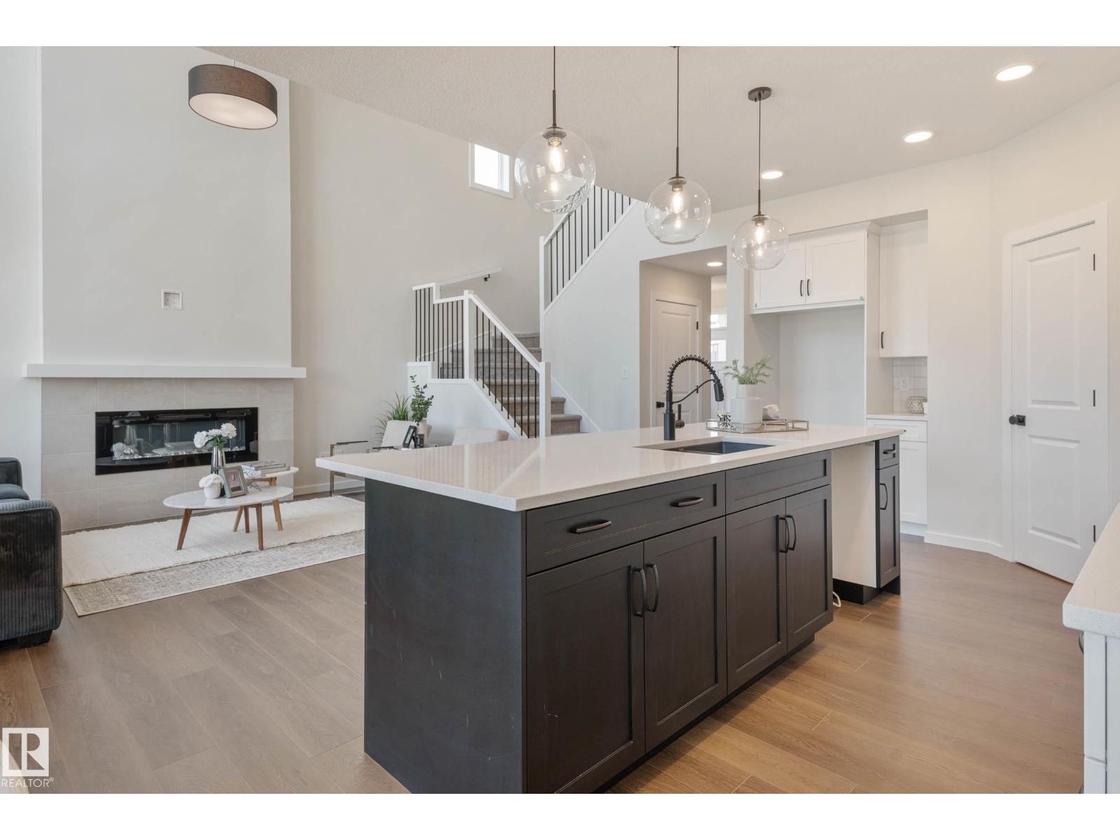 8136 230 Street Nw, Edmonton, Alberta  T5T 7Y1 - Photo 4 - E4463365