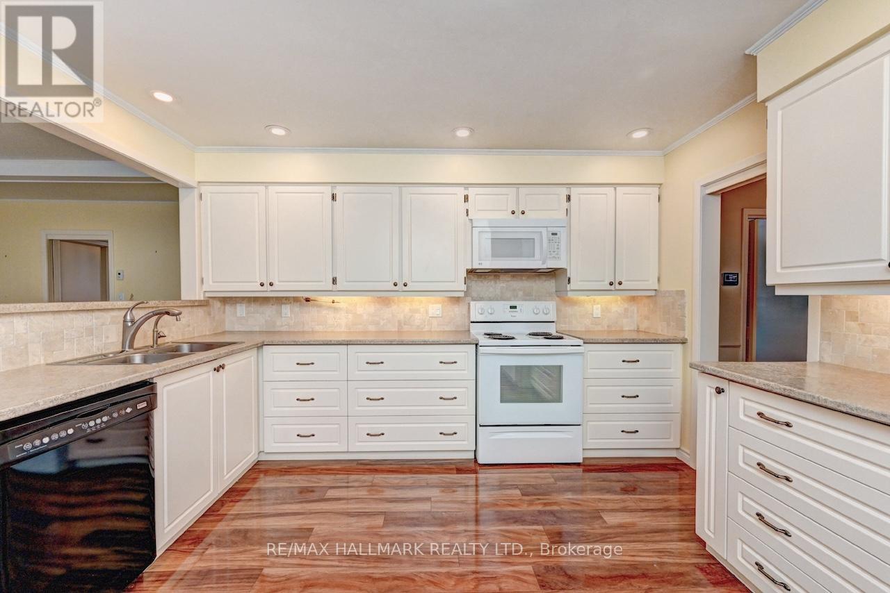 54 Ashton Crescent, Waterloo, Ontario  N2L 1P9 - Photo 15 - X12638126