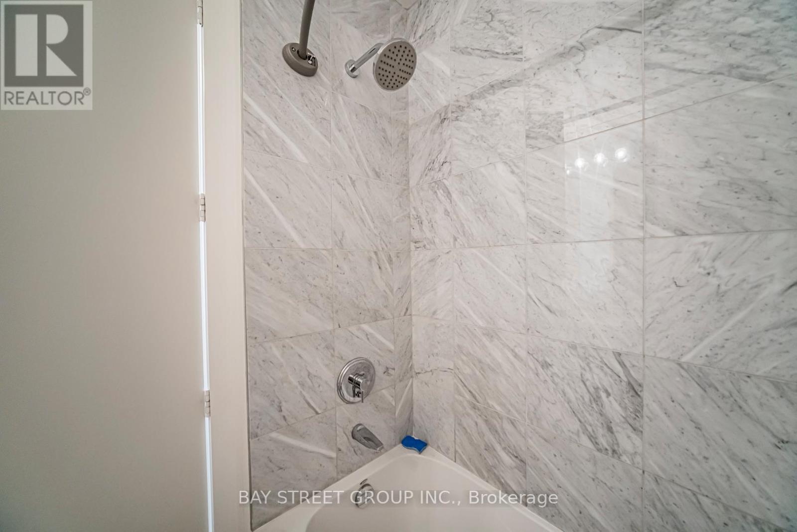 319 - 29 Queens Quay E, Toronto, Ontario  M5E 0A4 - Photo 21 - C12642350