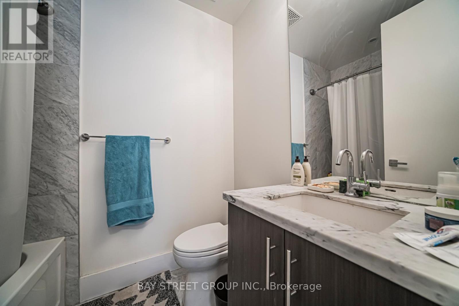 319 - 29 Queens Quay E, Toronto, Ontario  M5E 0A4 - Photo 20 - C12642352