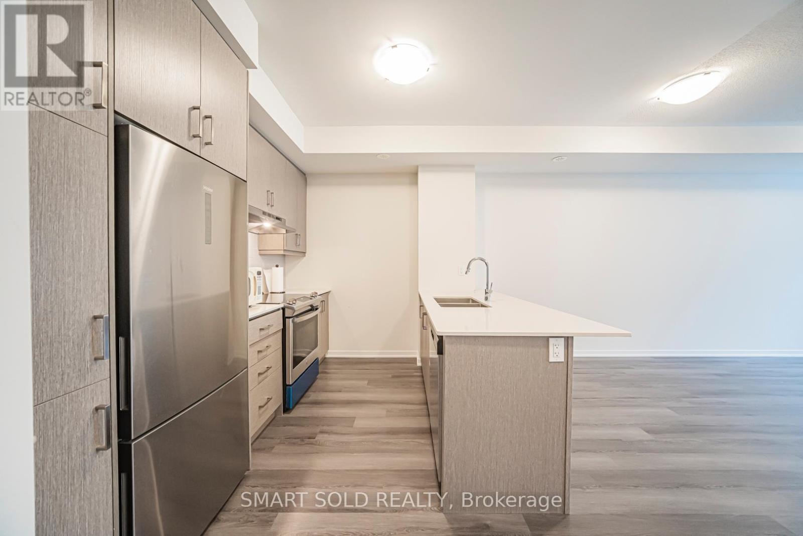 239 - 121 Honeycrisp Crescent, Vaughan, Ontario  L4K 0N7 - Photo 4 - N12642368