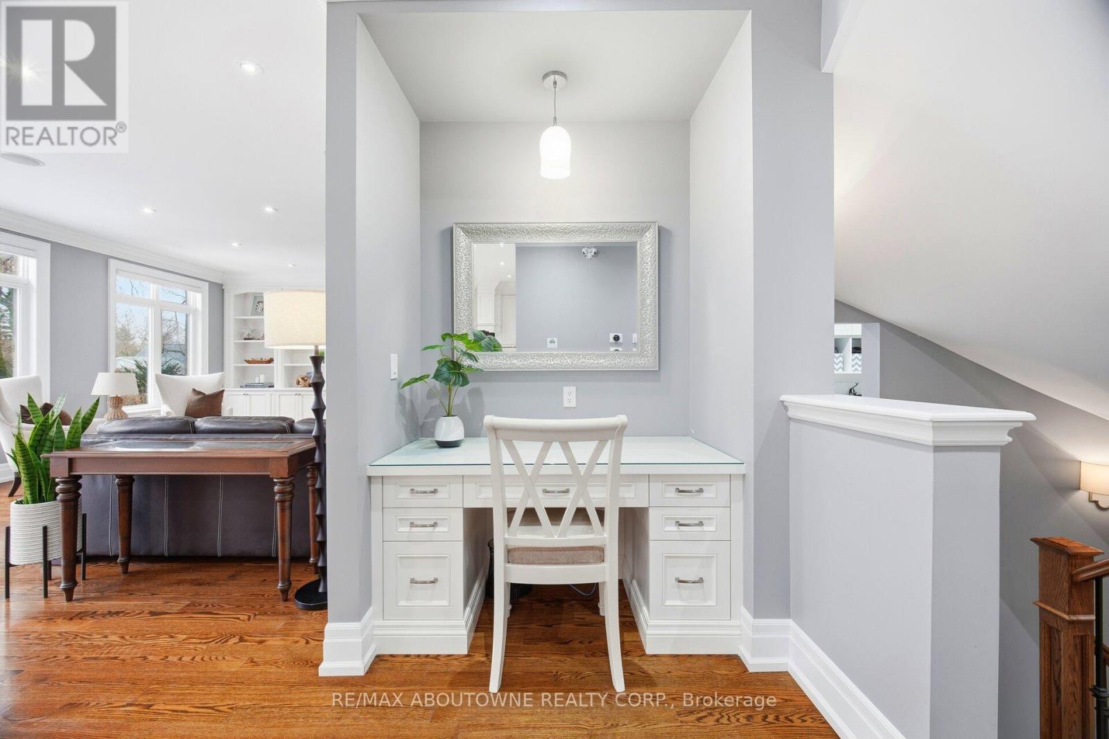 1271 Mineola Gardens, Mississauga, Ontario  L5G 3Y5 - Photo 12 - W12639148