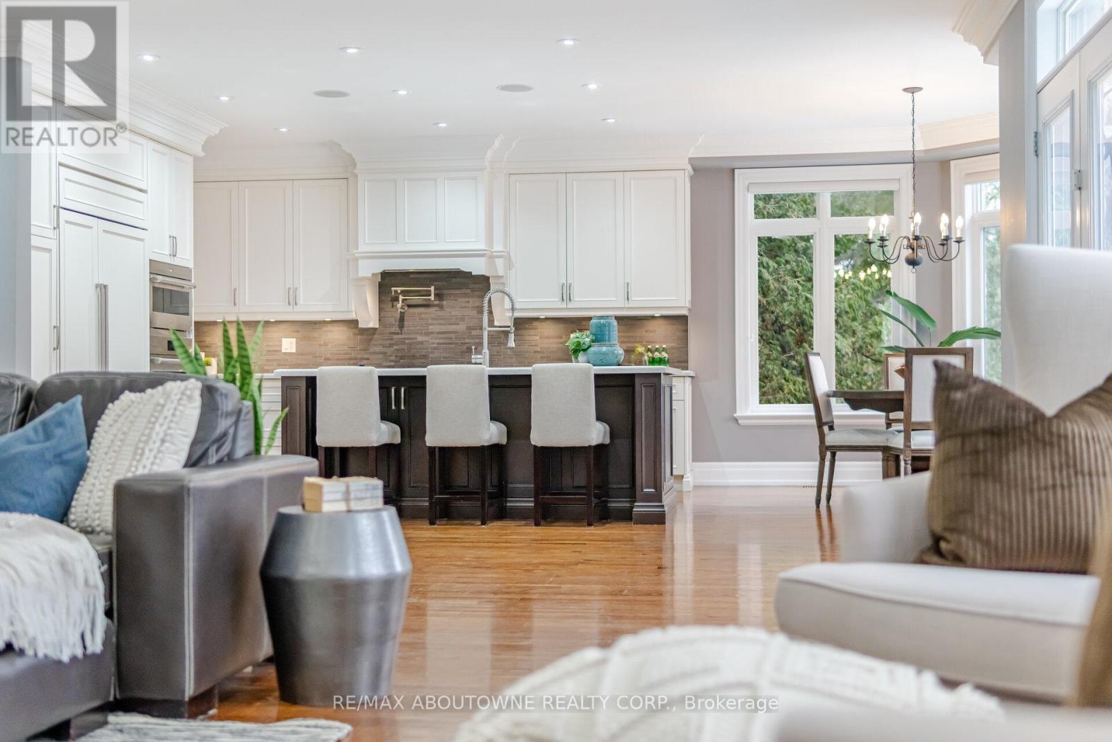 1271 Mineola Gardens, Mississauga, Ontario  L5G 3Y5 - Photo 11 - W12639148