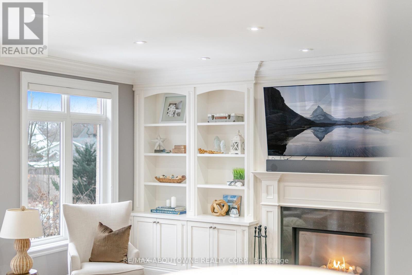 1271 Mineola Gardens, Mississauga, Ontario  L5G 3Y5 - Photo 8 - W12639148