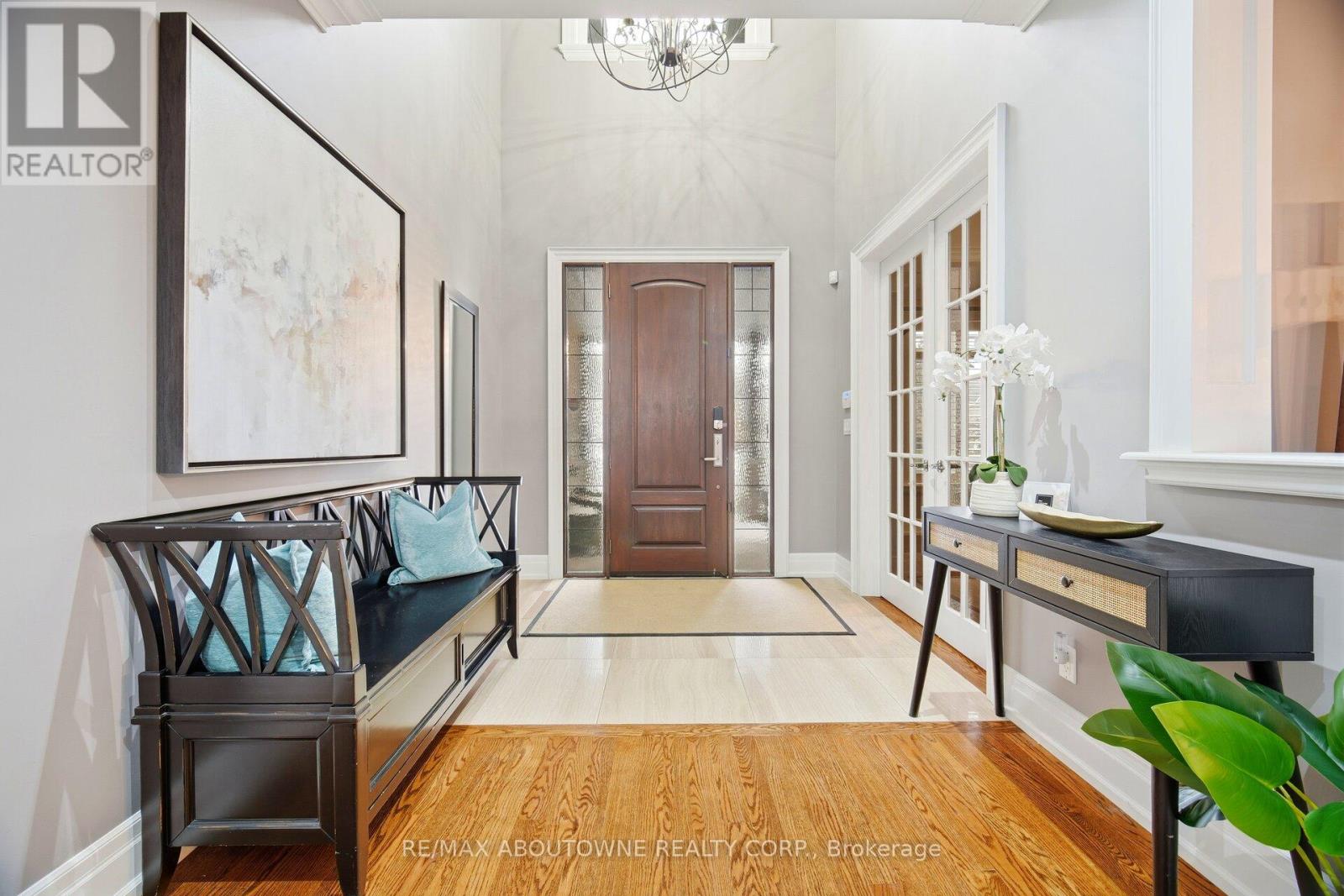 1271 Mineola Gardens, Mississauga, Ontario  L5G 3Y5 - Photo 6 - W12639148