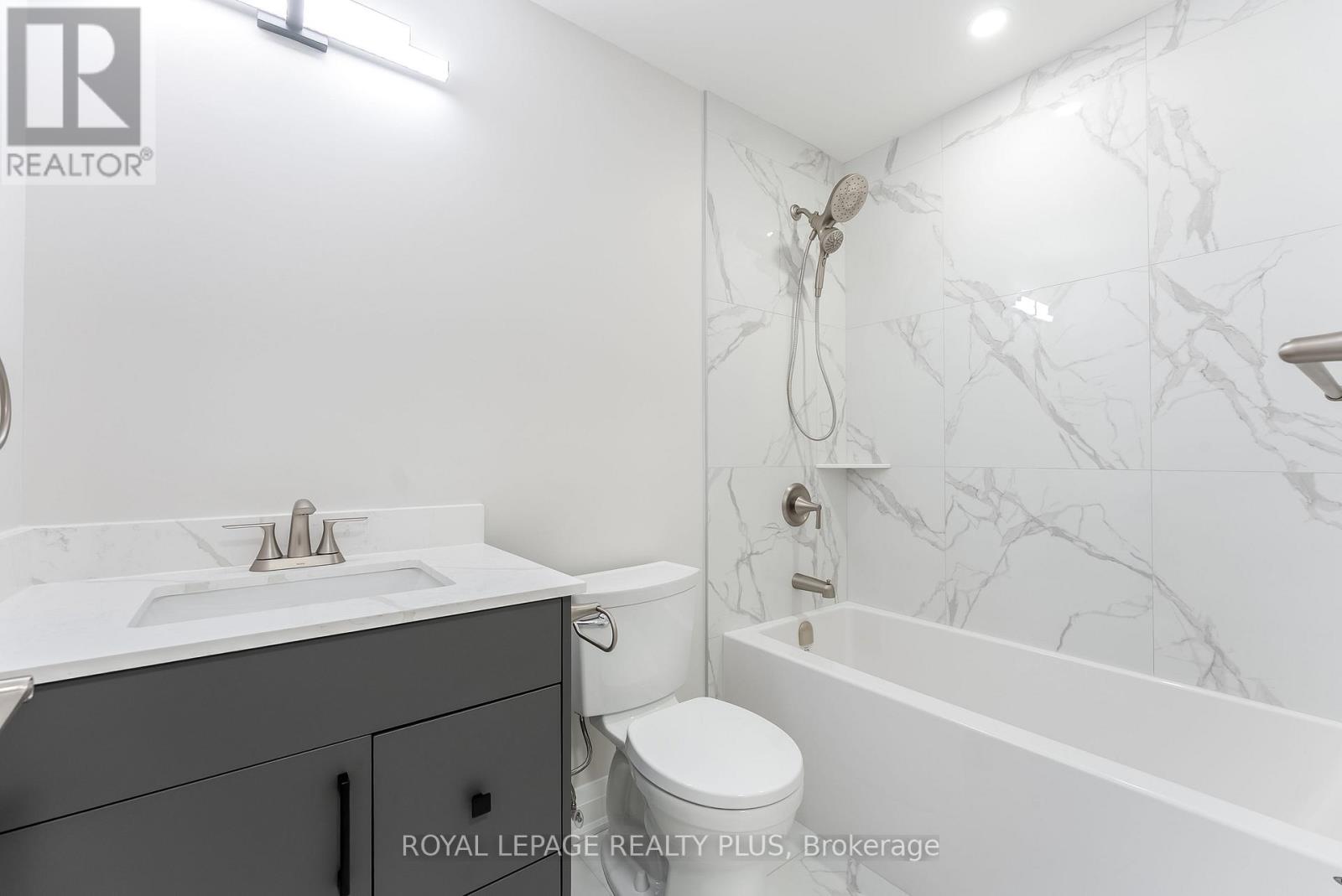 806 - 40 Old Mill Road, Oakville, Ontario  L6J 7W3 - Photo 13 - W12642366