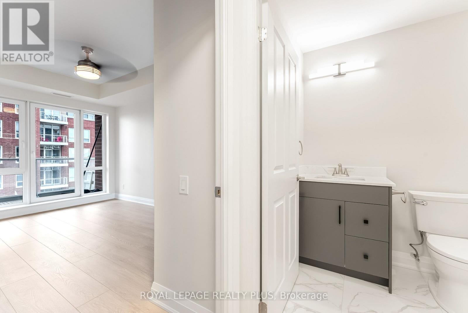 806 - 40 Old Mill Road, Oakville, Ontario  L6J 7W3 - Photo 14 - W12642366