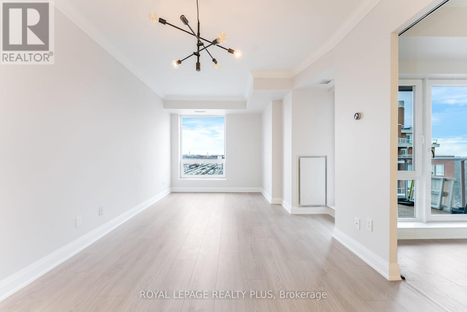 806 - 40 Old Mill Road, Oakville, Ontario  L6J 7W3 - Photo 3 - W12642366