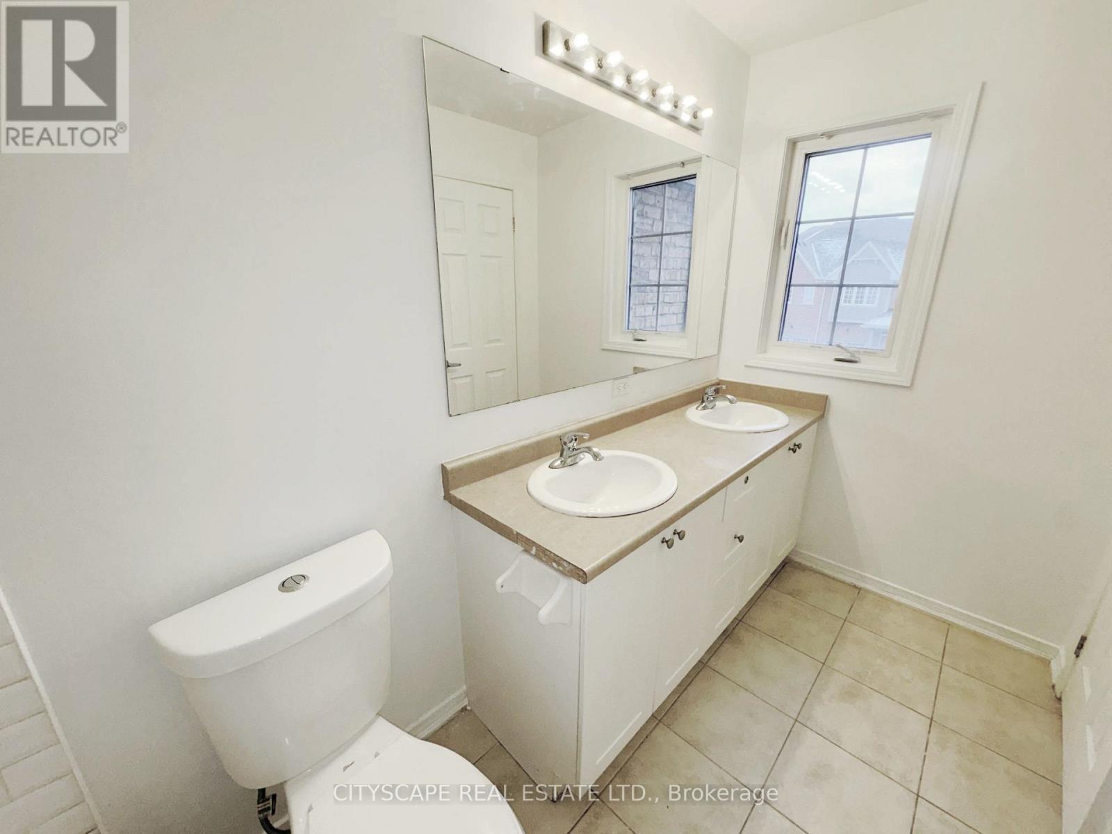 64 Honeyview Trail, Brampton, Ontario  L6P 4A4 - Photo 17 - W12642370