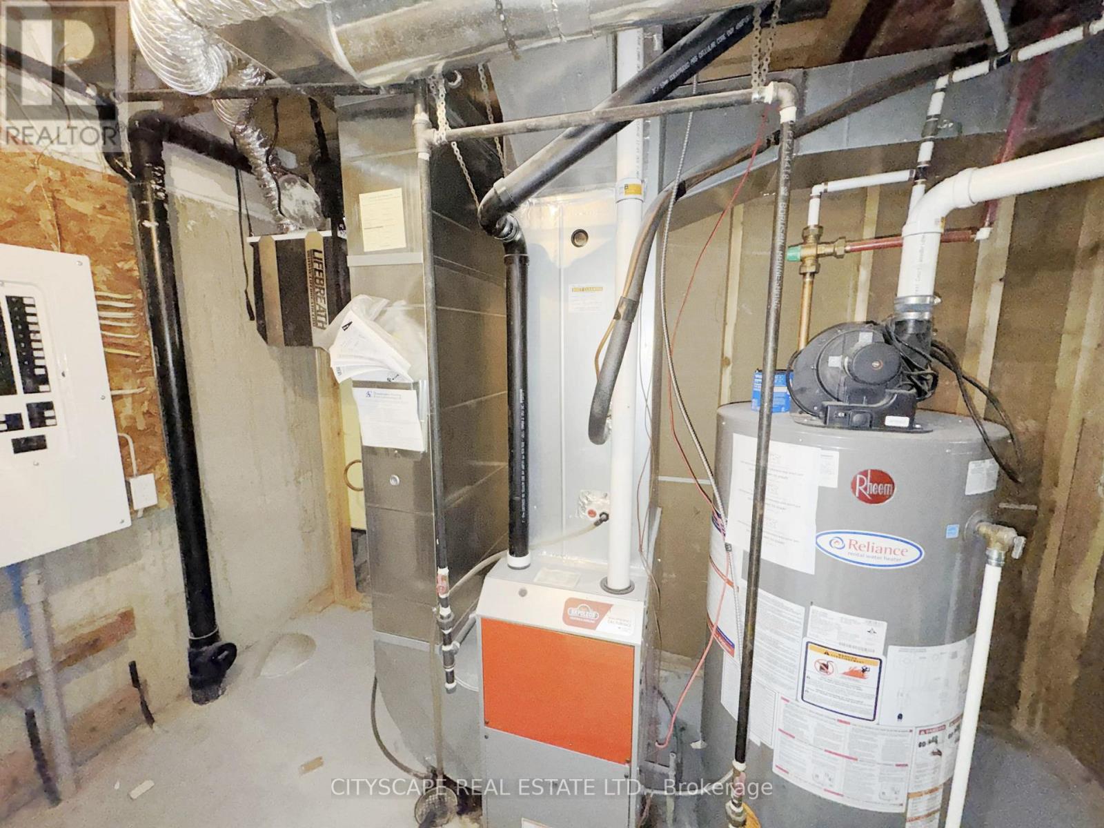 64 Honeyview Trail, Brampton, Ontario  L6P 4A4 - Photo 36 - W12642370