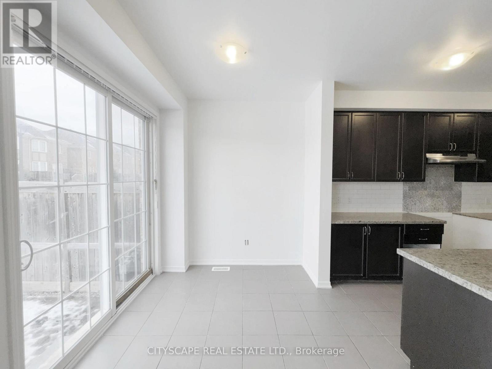 64 Honeyview Trail, Brampton, Ontario  L6P 4A4 - Photo 7 - W12642370