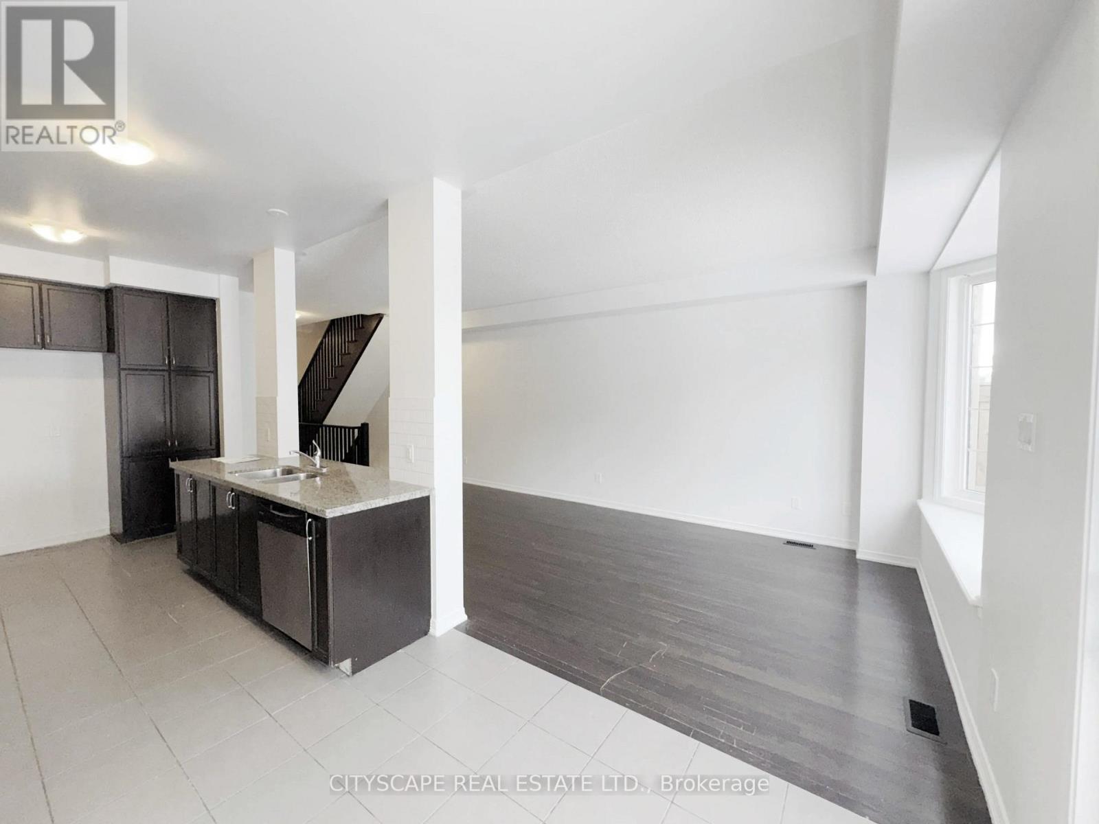 64 Honeyview Trail, Brampton, Ontario  L6P 4A4 - Photo 8 - W12642370