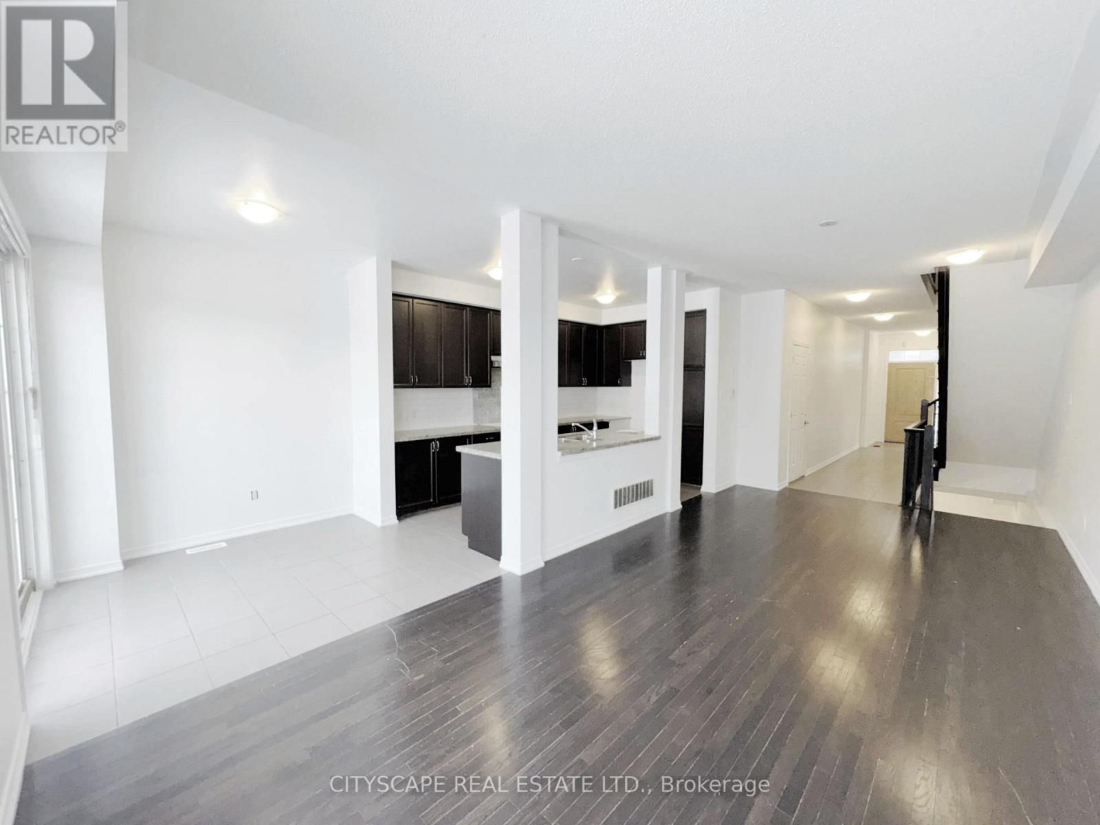 64 Honeyview Trail, Brampton, Ontario  L6P 4A4 - Photo 9 - W12642370