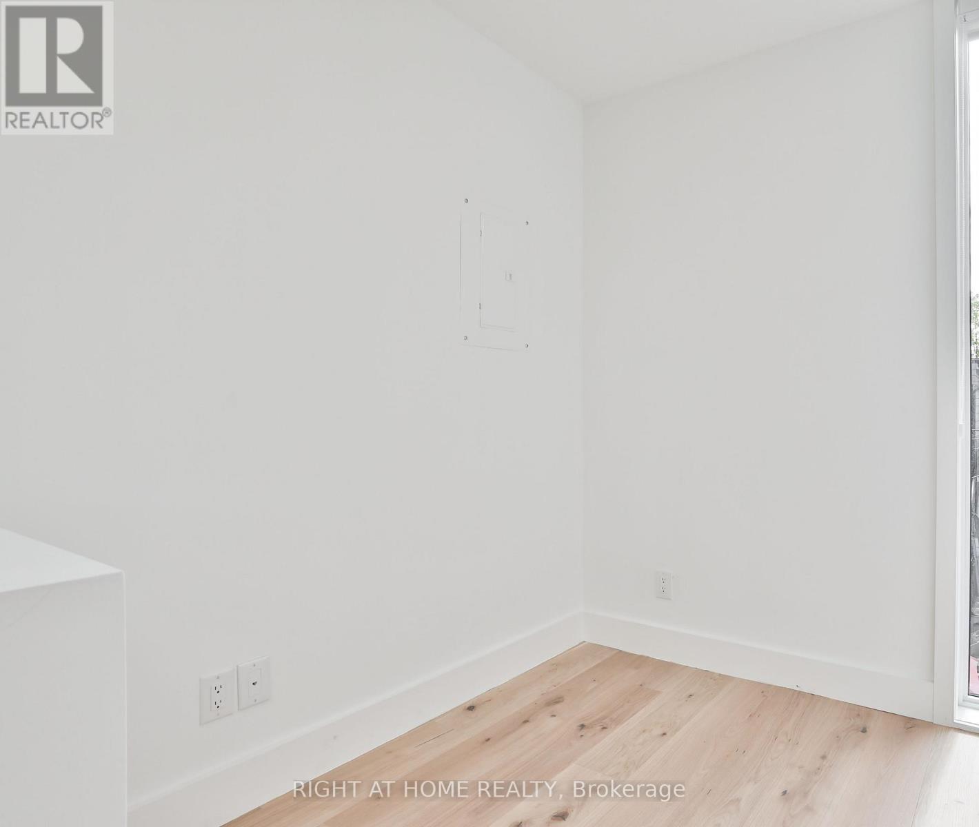 Laneway - Unit #4 - 68 Foxley Street, Toronto, Ontario  M6J 1R2 - Photo 9 - C12485505