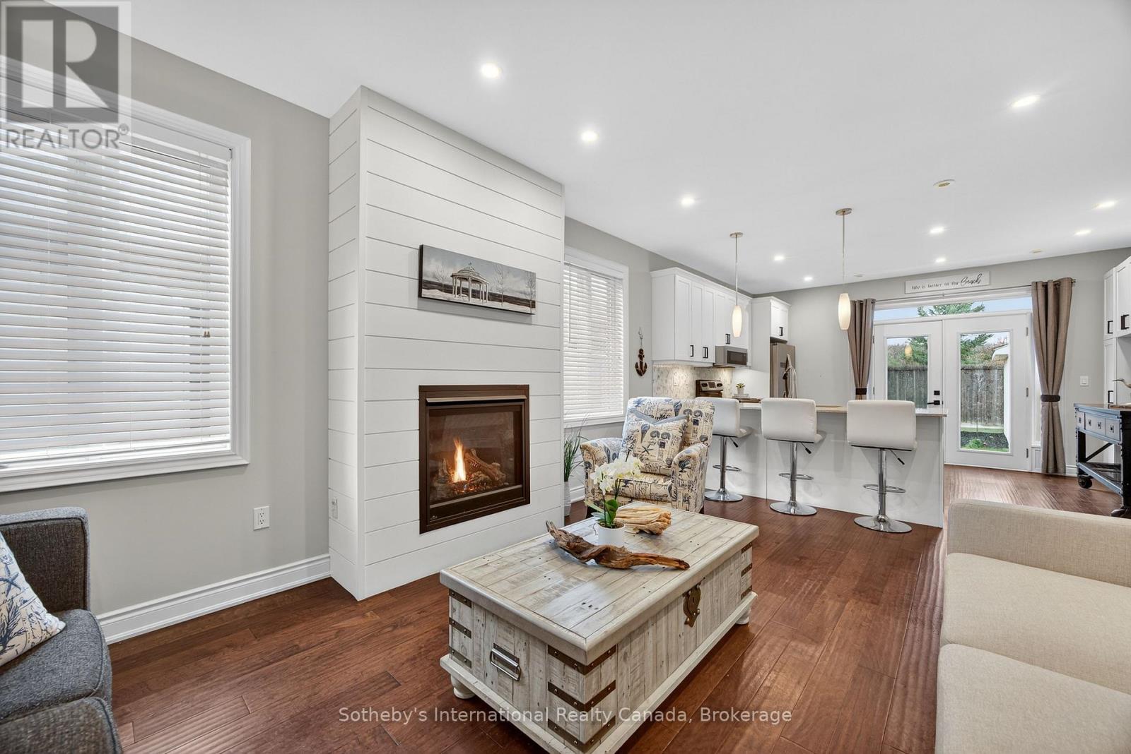 95 Wally Drive, Wasaga Beach, Ontario  L9Z 0G5 - Photo 3 - S12642390