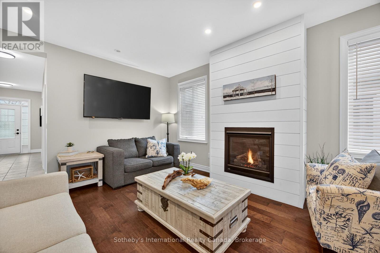 95 Wally Drive, Wasaga Beach, Ontario  L9Z 0G5 - Photo 4 - S12642390