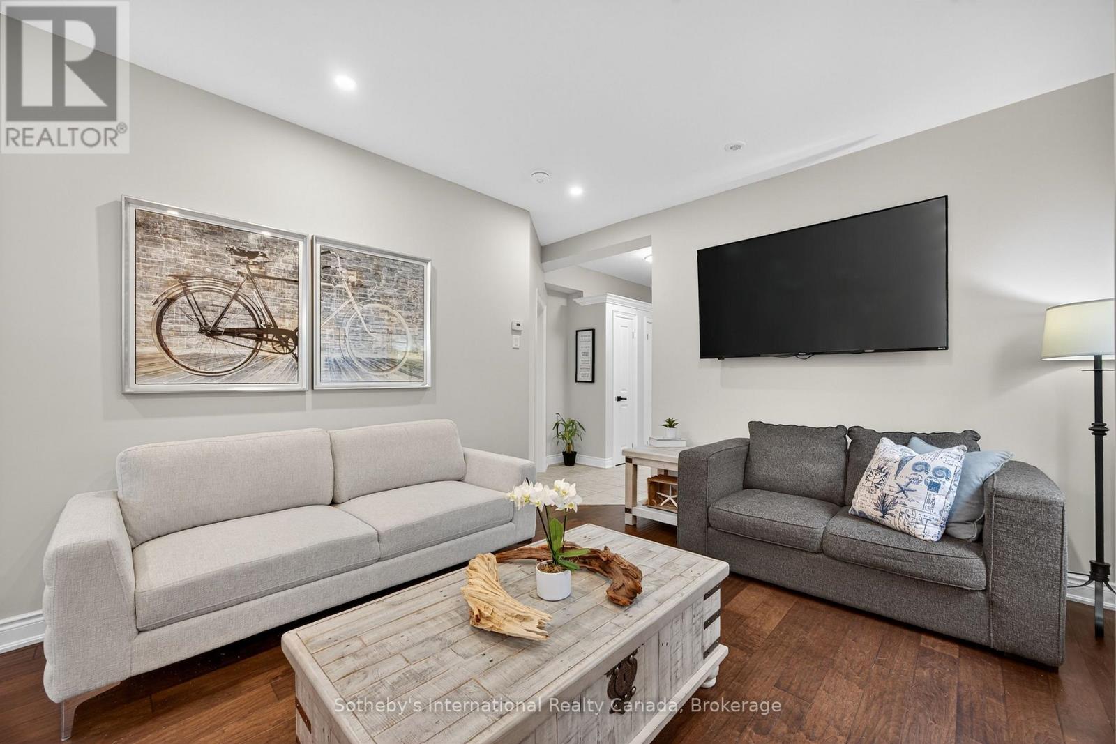 95 Wally Drive, Wasaga Beach, Ontario  L9Z 0G5 - Photo 6 - S12642390