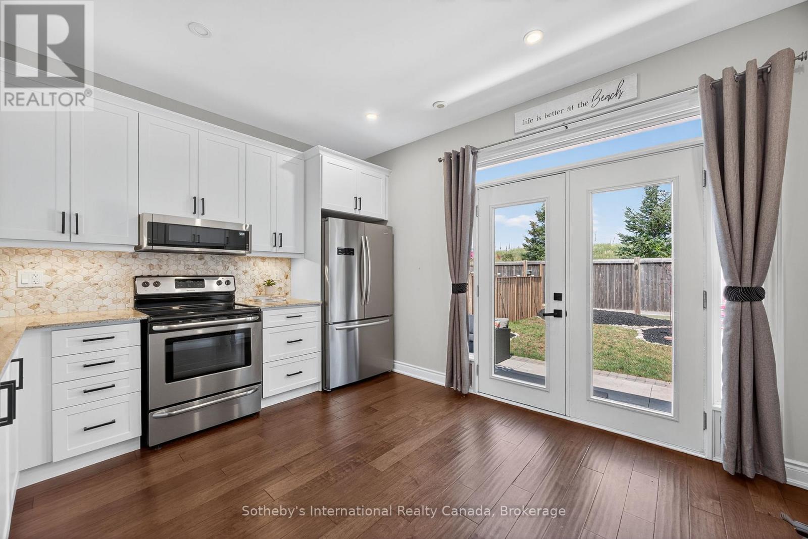 95 Wally Drive, Wasaga Beach, Ontario  L9Z 0G5 - Photo 9 - S12642390