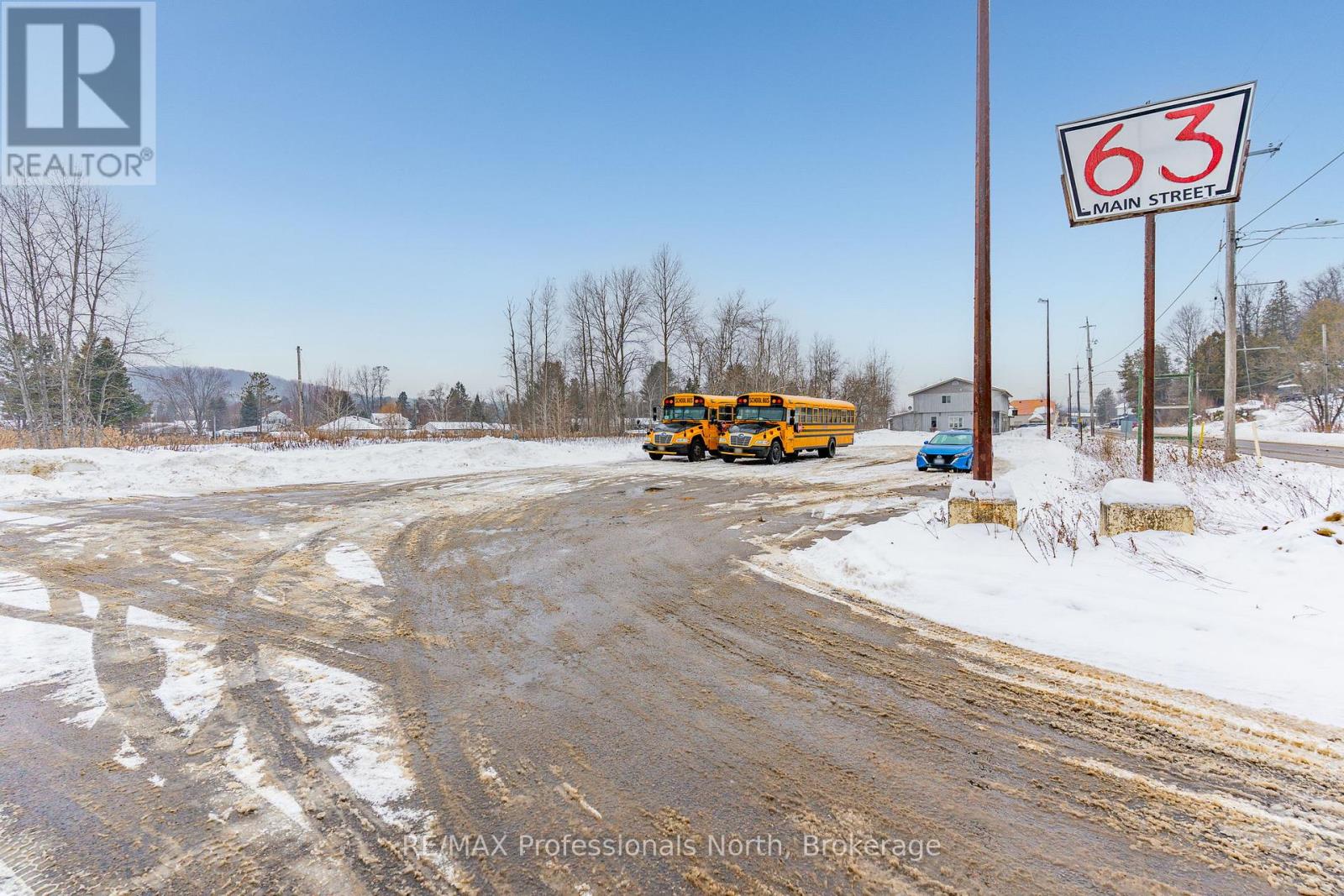 61 Bobcaygeon Road, Minden Hills (Lutterworth), Ontario  K0M 2K0 - Photo 5 - X12642428
