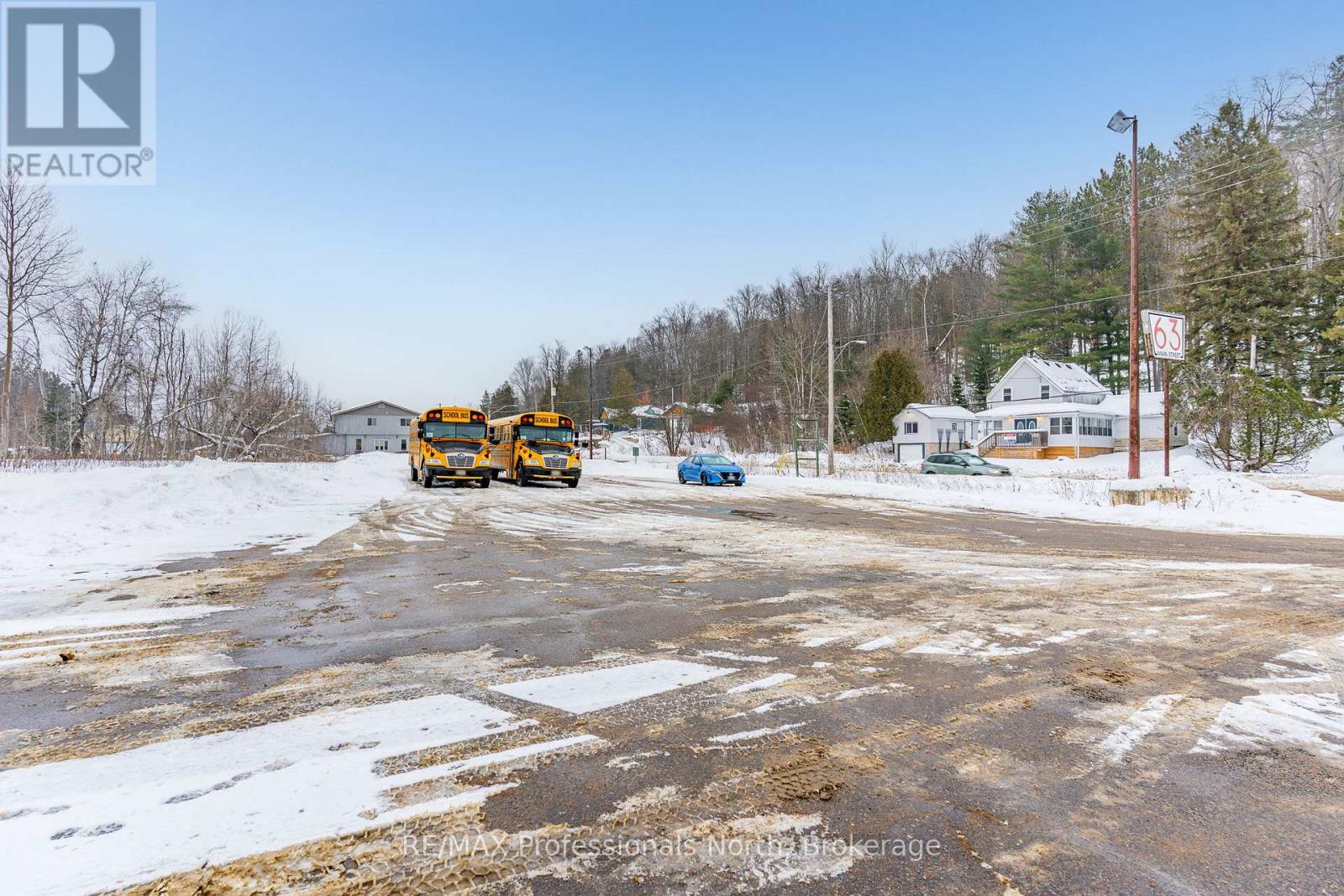 61 Bobcaygeon Road, Minden Hills (Lutterworth), Ontario  K0M 2K0 - Photo 6 - X12642428