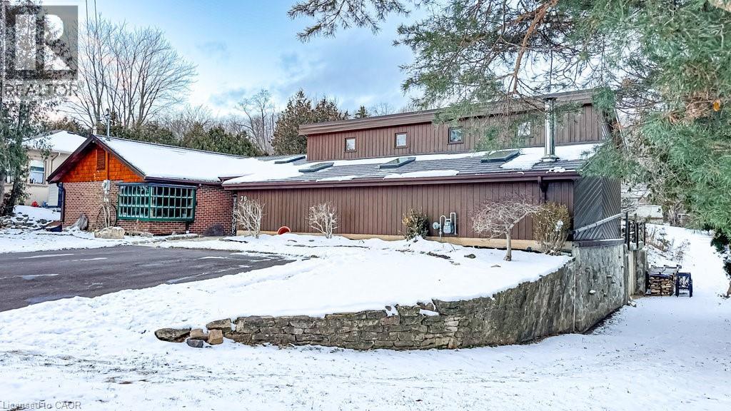 70 Home Street, Hamilton, Ontario  L9H 5W3 - Photo 2 - 40792684