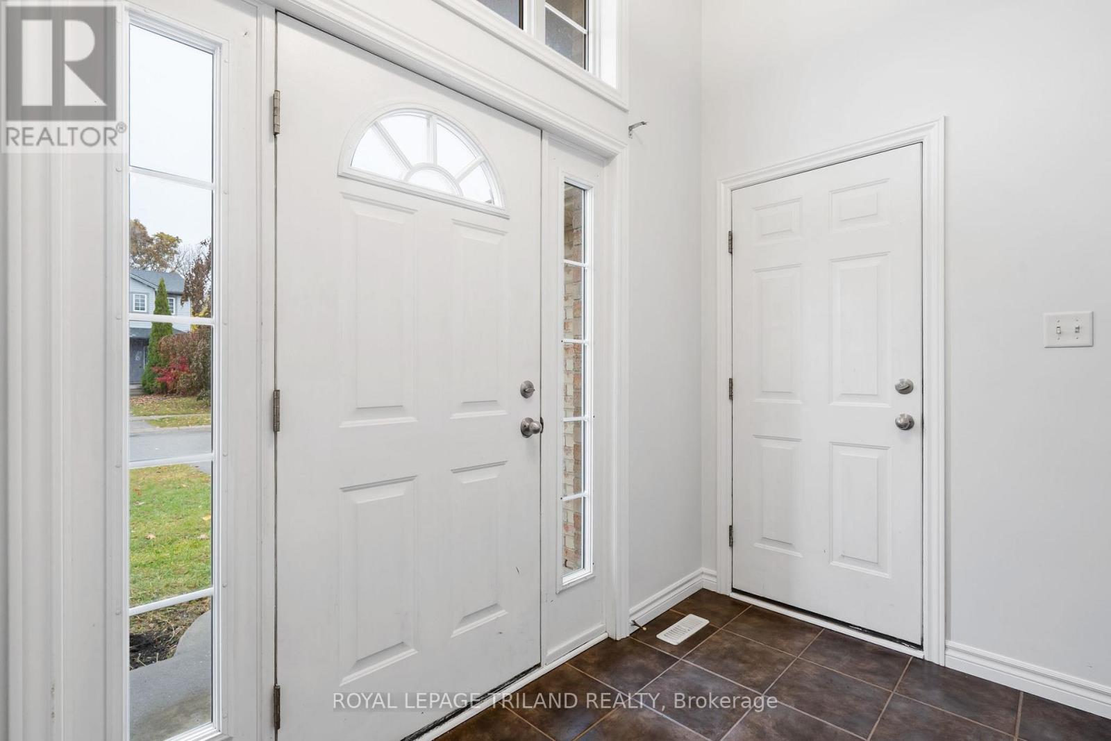 1024 Blythwood Road, London North, Ontario  N6H 5W2 - Photo 2 - X12642392