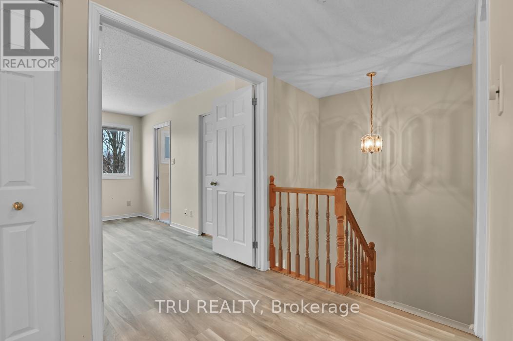 40 Baton Court, Ottawa, Ontario  K2L 4C8 - Photo 18 - X12642402