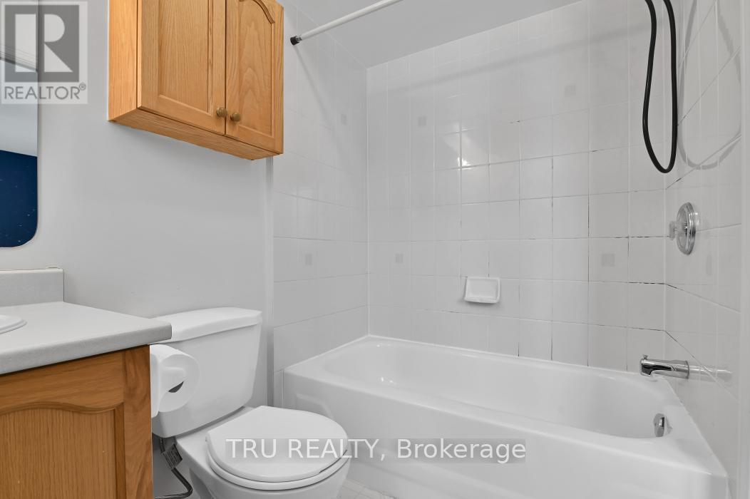 40 Baton Court, Ottawa, Ontario  K2L 4C8 - Photo 24 - X12642402