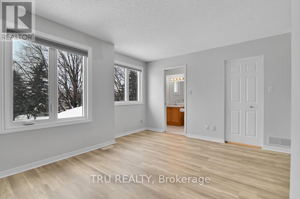 40 Baton Court, Ottawa, Ontario  K2L 4C8 - Photo 25 - X12642402