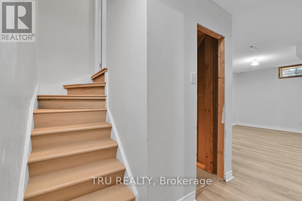 40 Baton Court, Ottawa, Ontario  K2L 4C8 - Photo 33 - X12642402