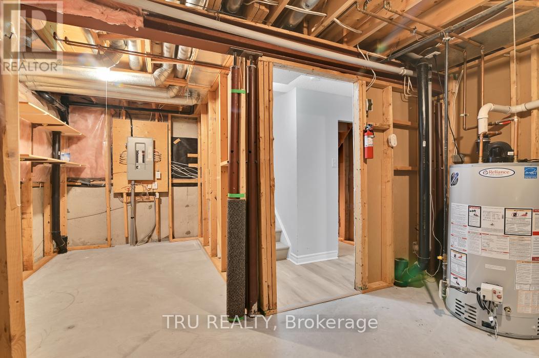 40 Baton Court, Ottawa, Ontario  K2L 4C8 - Photo 39 - X12642402