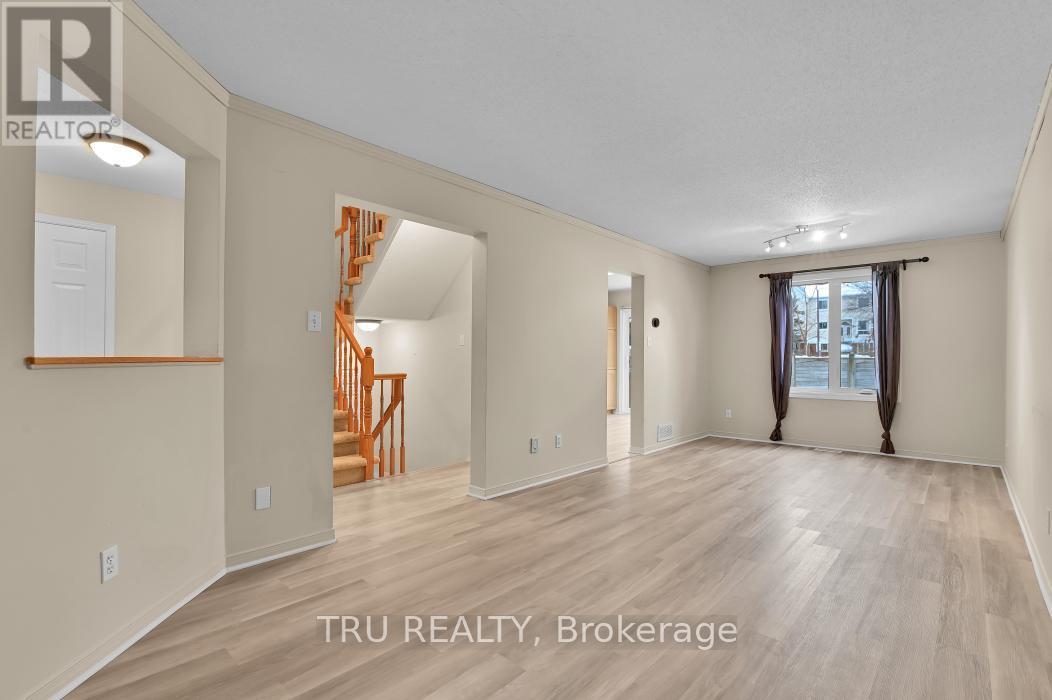 40 Baton Court, Ottawa, Ontario  K2L 4C8 - Photo 9 - X12642402