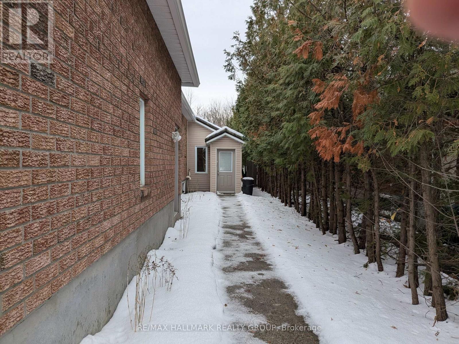 B - 2806 Quinn Road, Ottawa, Ontario  K1T 3V5 - Photo 2 - X12642408