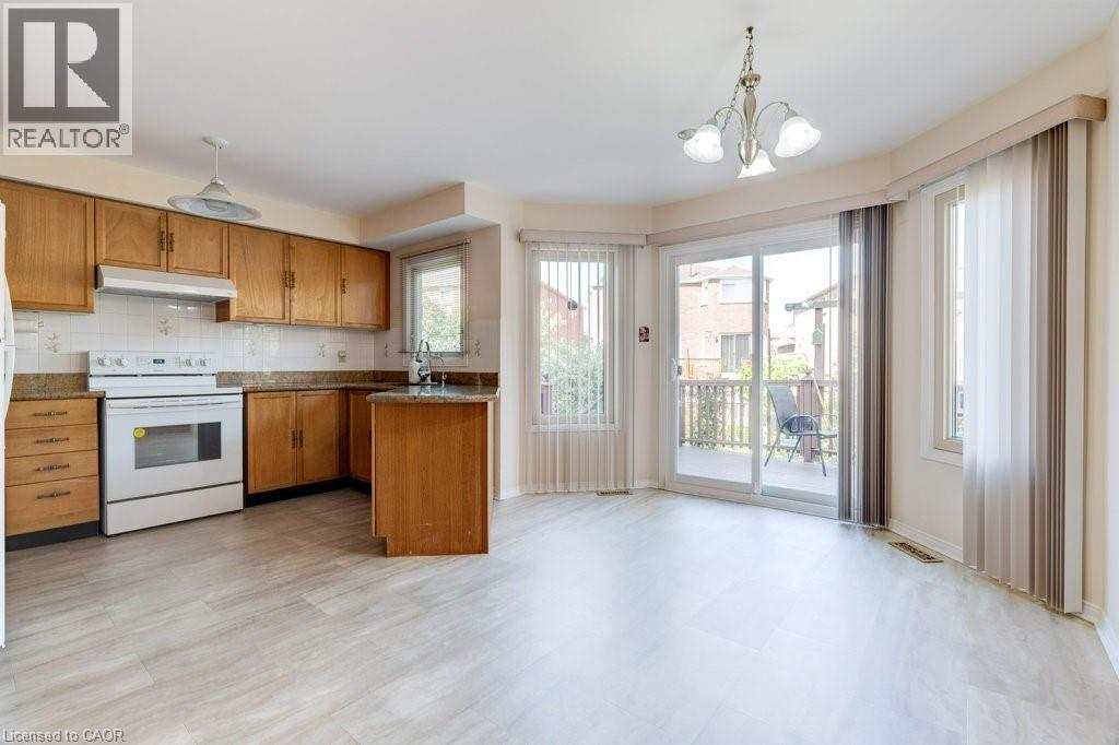 5255 Tagish Court, Mississauga, Ontario  L5R 2N6 - Photo 7 - 40789813