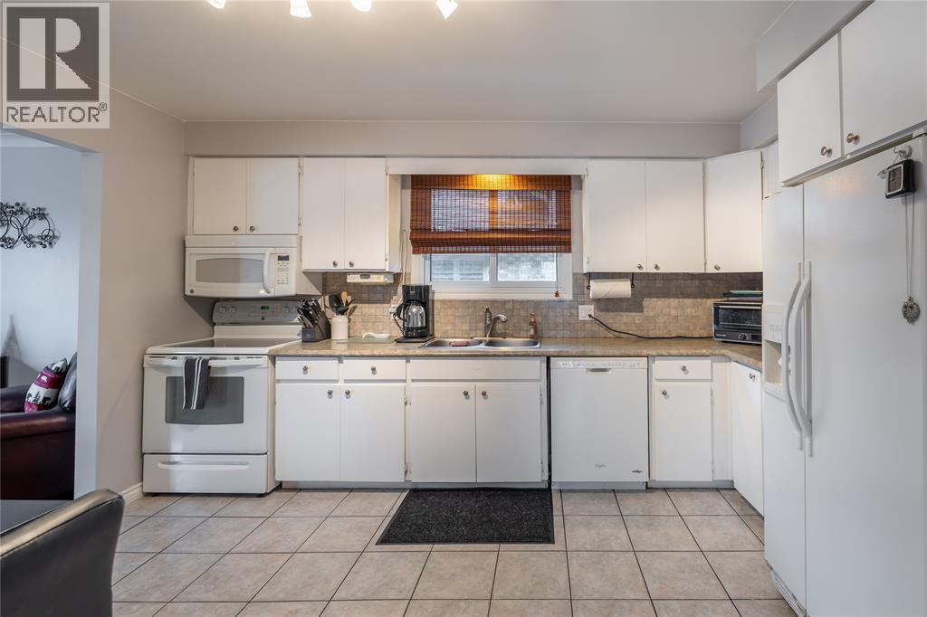 1170 Cathcart Boulevard, Sarnia, Ontario  N7S 2H5 - Photo 11 - 25031857