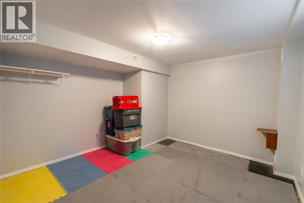 1170 Cathcart Boulevard, Sarnia, Ontario  N7S 2H5 - Photo 34 - 25031857