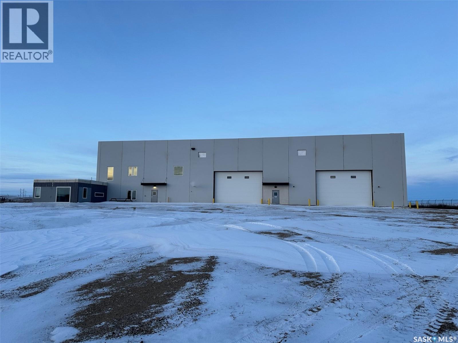 Metro Manufacturing Building, Moose Jaw Rm No. 161, Saskatchewan  S6H 7M6 - Photo 2 - SK025617